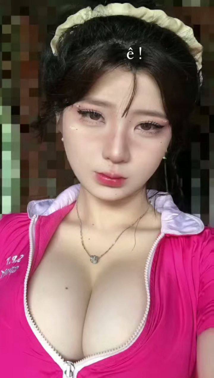 Cô nhân viên bán đồ lót gạ địt thiếu gia nhà giàu cu to