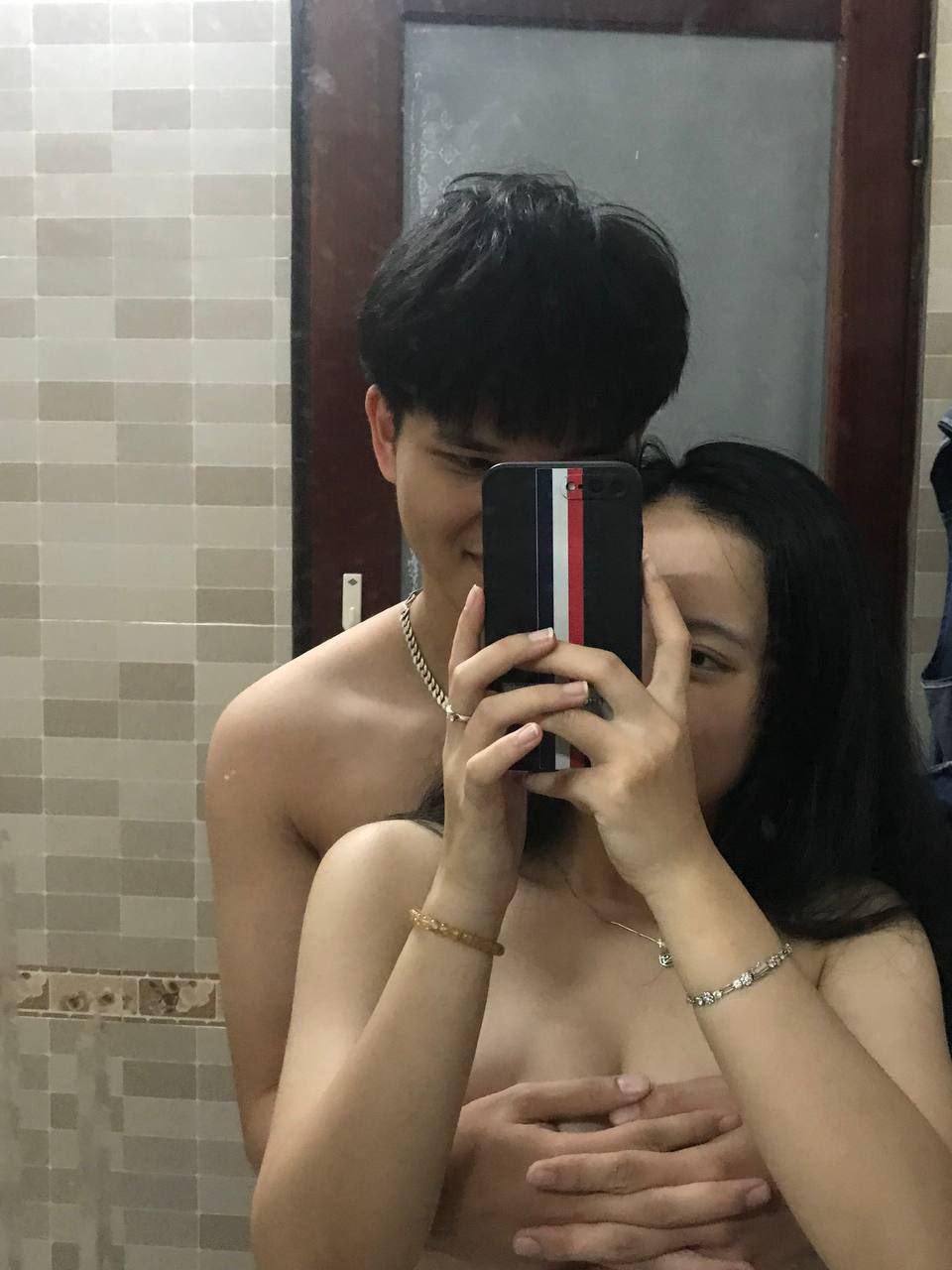 Nữ thần của sự tuyệt vời nhất lại trở lại, mẫu xe quyến rũ hậu 00s quá quyến rũ, đủ loại cám dỗ trêu chọc, đủ loại thủ đoạn, khiến đàn ông không thể cưỡng lại...”